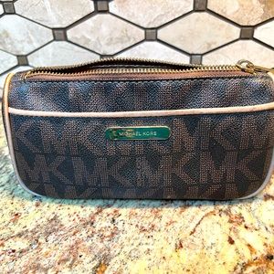 Michael Kors Case. Does have some used wear. Best offer wins! Make your offer